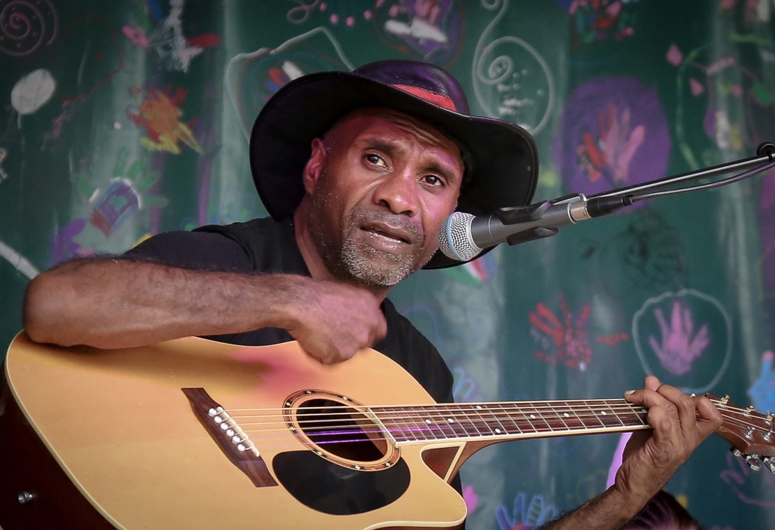 Amos Roach Live n Local